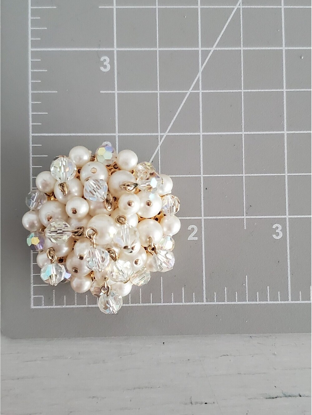 Vintage Signed Kramer Pearl & Aurora Borealis Crystal Cluster Cha-Cha Brooch Pin - Picture 7 of 7